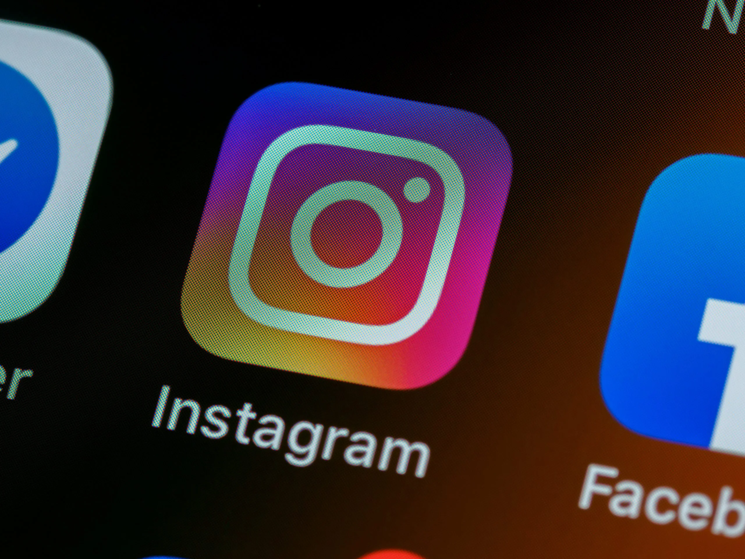 Instagram finally solves the biggest problem with carousels