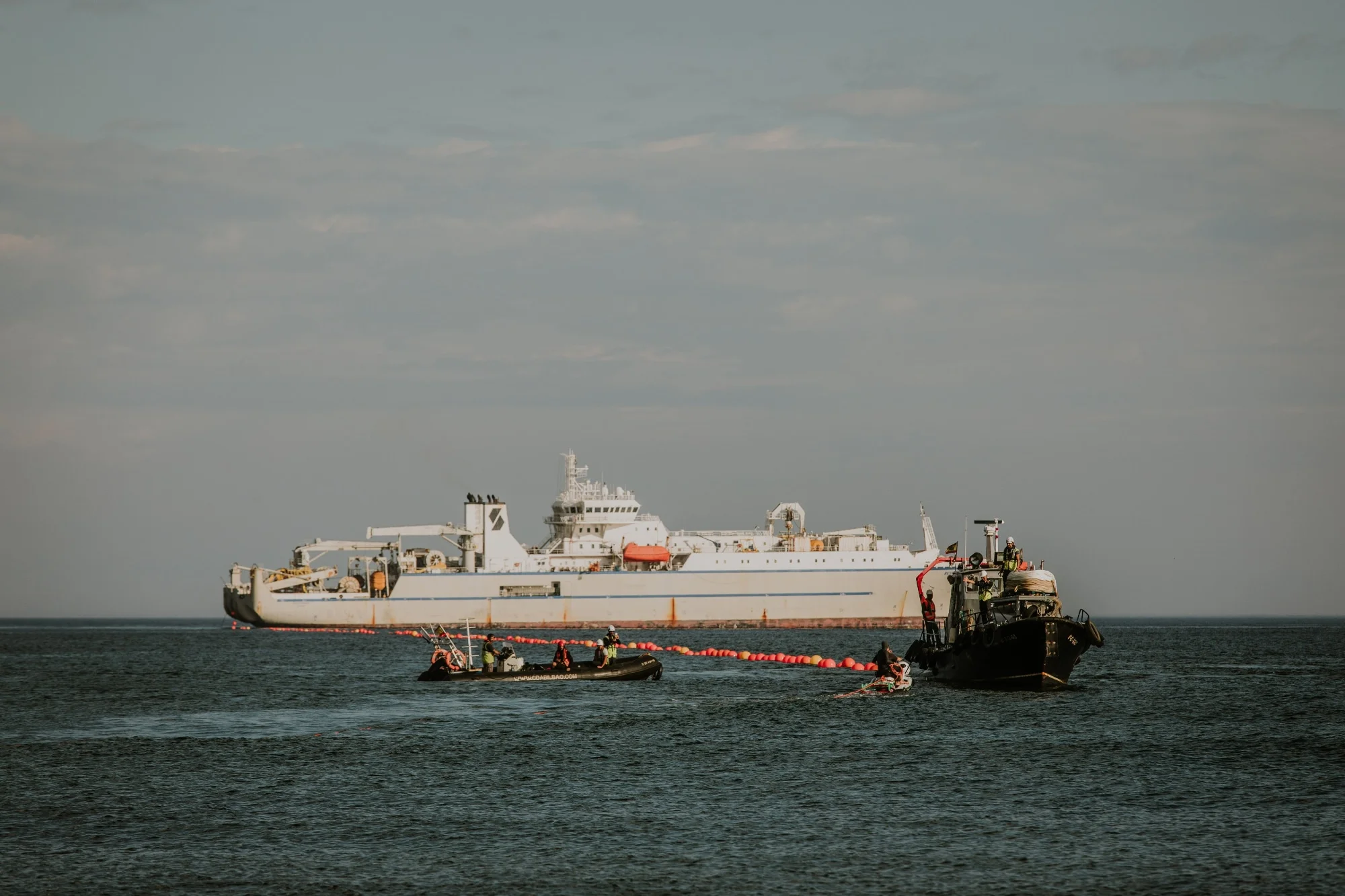 'Grace Hopper', Google's submarine cable, arrives in Spain from the USA.