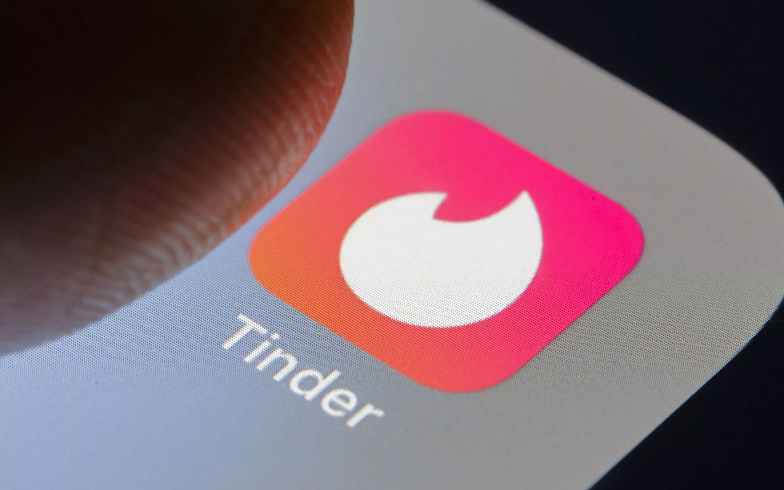 Tinder wants to end bullying and inappropriate messages with this new feature