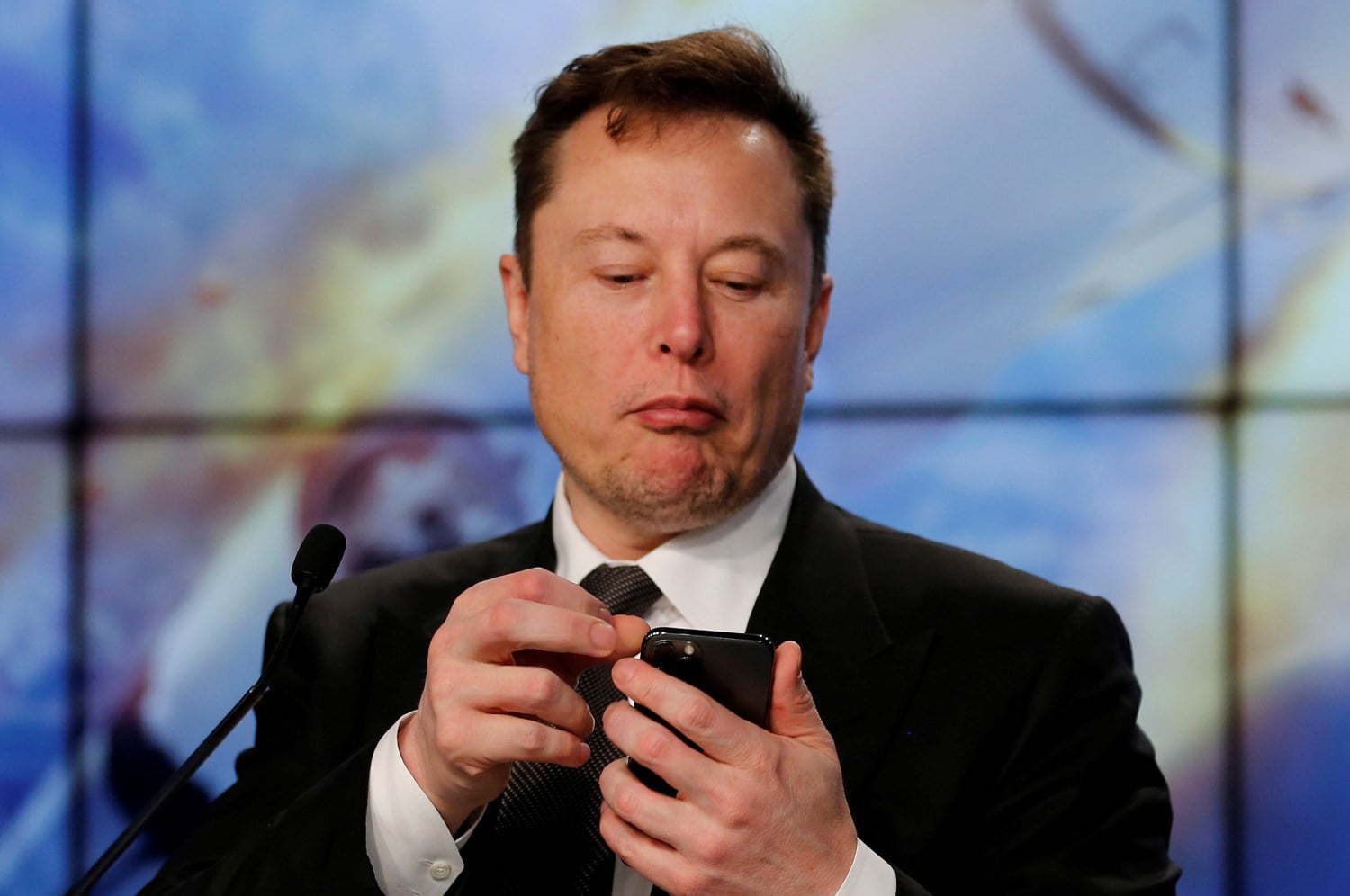 Elon Musk offered $5,000 to a teenager to delete a Twitter account