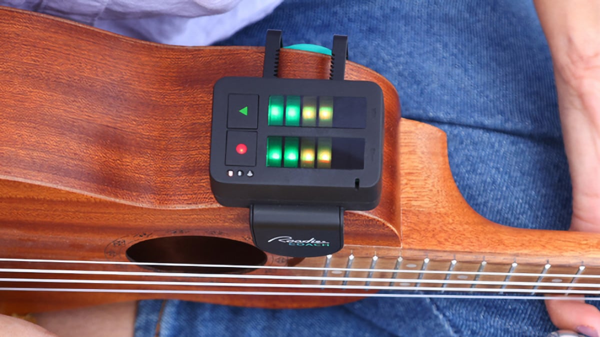 Learn to play the guitar with Roadie Coach: the new project on Kickstarter