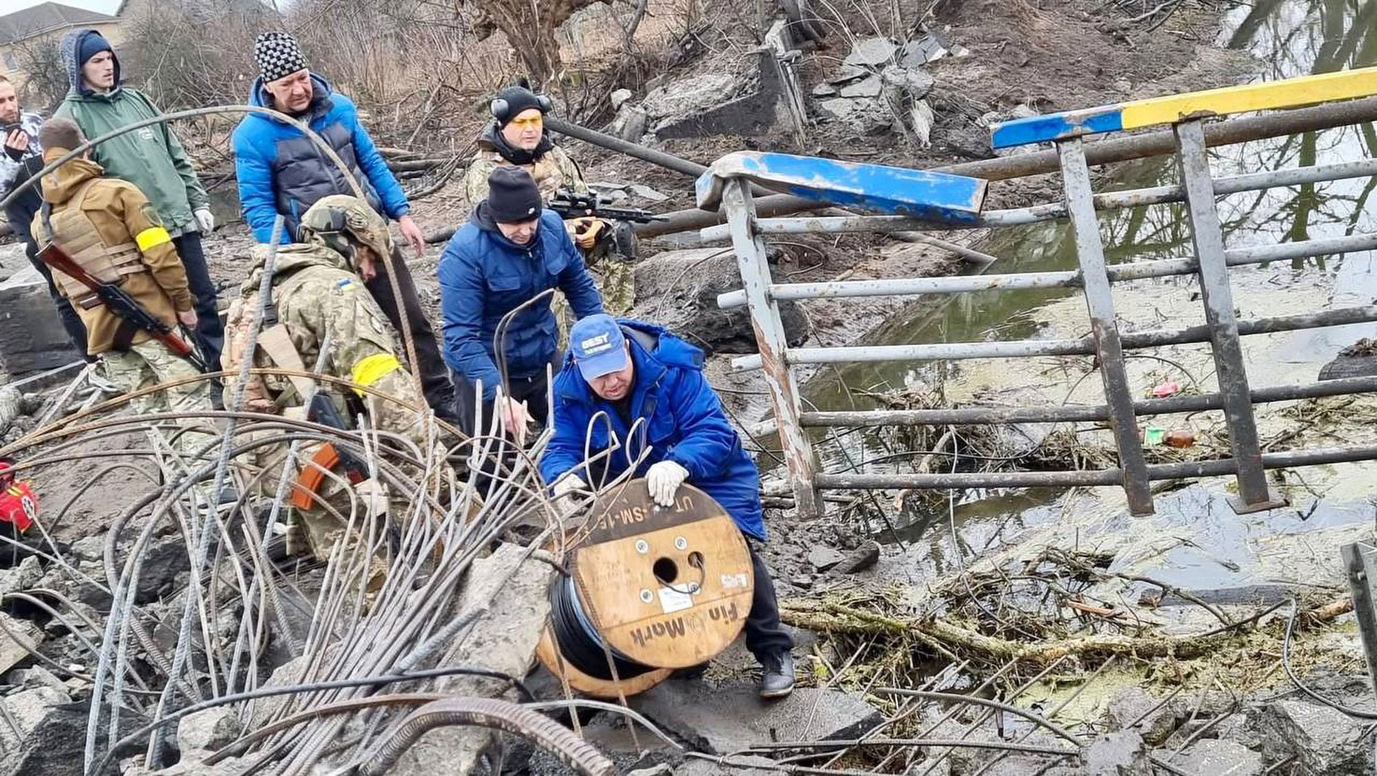 Ukraine: These telecom technicians are the capeless superheroes of war