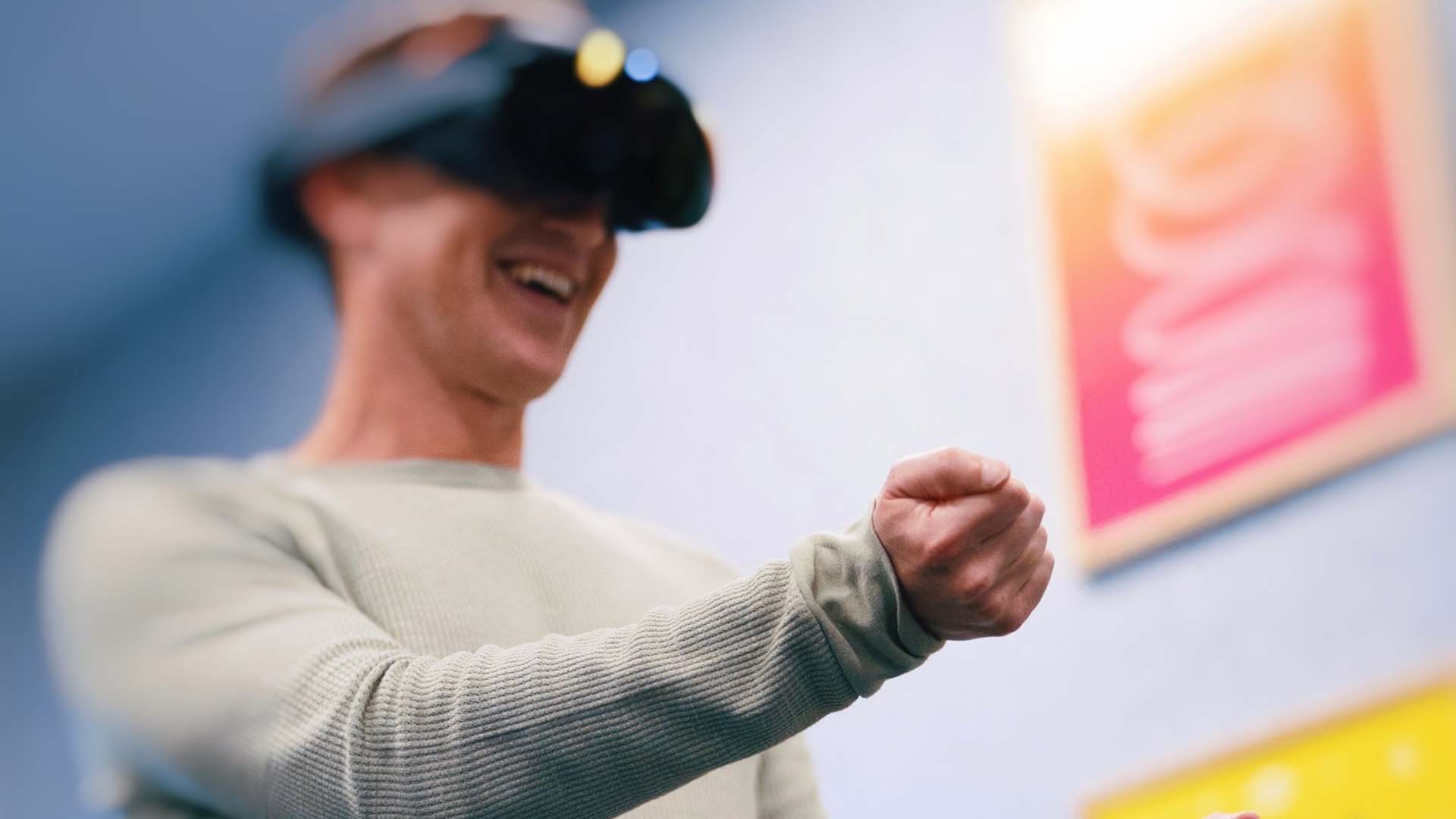 Meta wants to sell us its mixed reality as something innovative, but Microsoft has been doing it with HoloLens since 2015