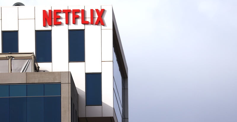 Netflix evaluates a subscription with advertising